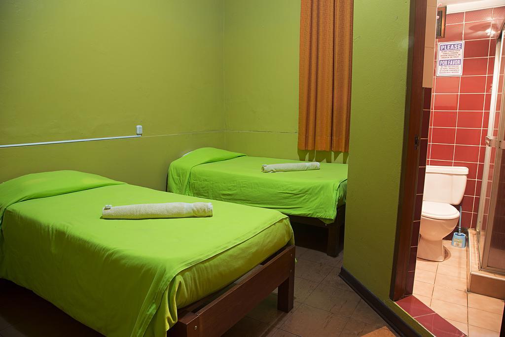 The House Project Backpackers Lima Room photo